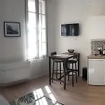 Chez Marie Louise Pézenas